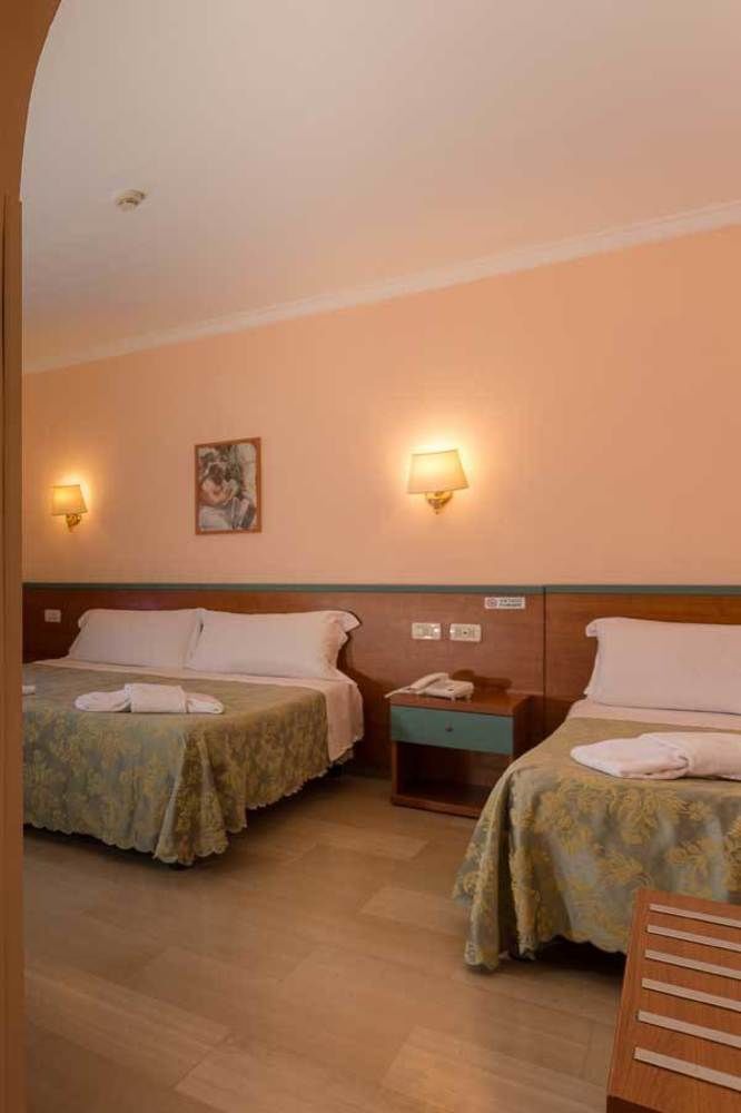 Center 3 Hotel 3*